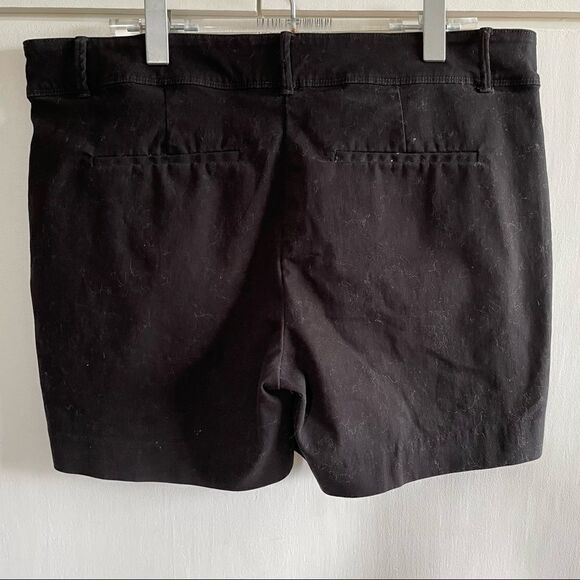 Isaac Mizrahi black shorts - size 14 - two front pockets, two back welt pockets - Picture 2 of 5